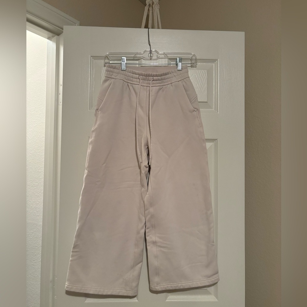 Lululemon Loungeful High-Rise Wide leg cropped pants